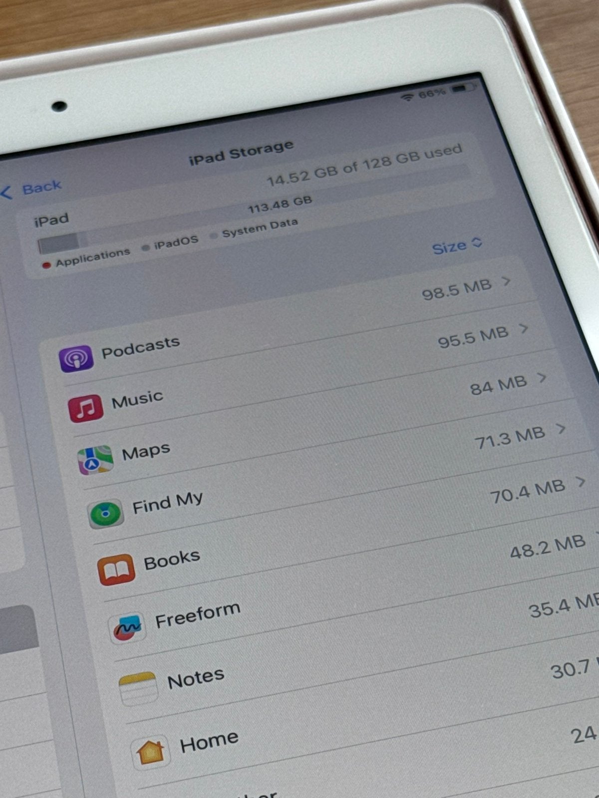 Foto 3 van Apple iPad 8 – 128GB – Rosé Goud