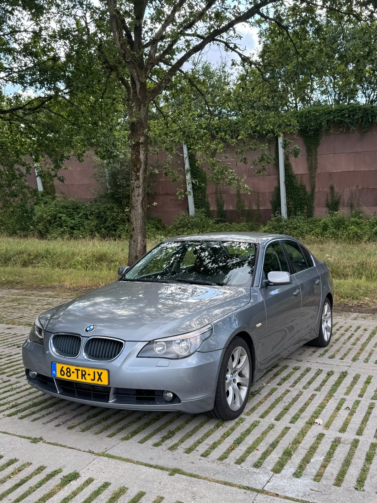 BMW 5-Serie 2.0 520D 2007 Grijs NIEUWE APK!, Auto's, Achterwielaandrijving, 4 cilinders, Origineel Nederlands, 1485 kg