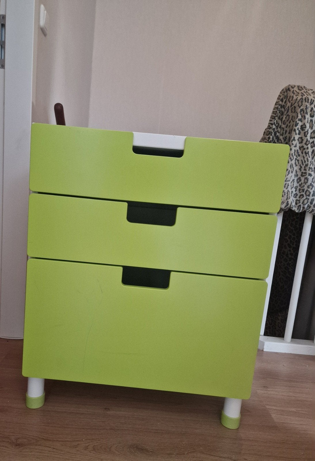groene ikea kast, Zo goed als nieuw, Minder dan 50 cm, Ophalen, Minder dan 90 cm