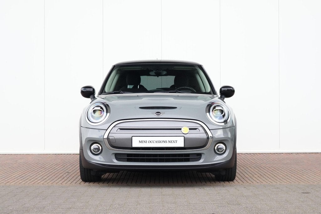 MINI Electric Essential 33 kWh Navigatie / cruise control /, Auto's, Mini, Stof, 4 stoelen, Mini Electric, Automatische klimaatregeling