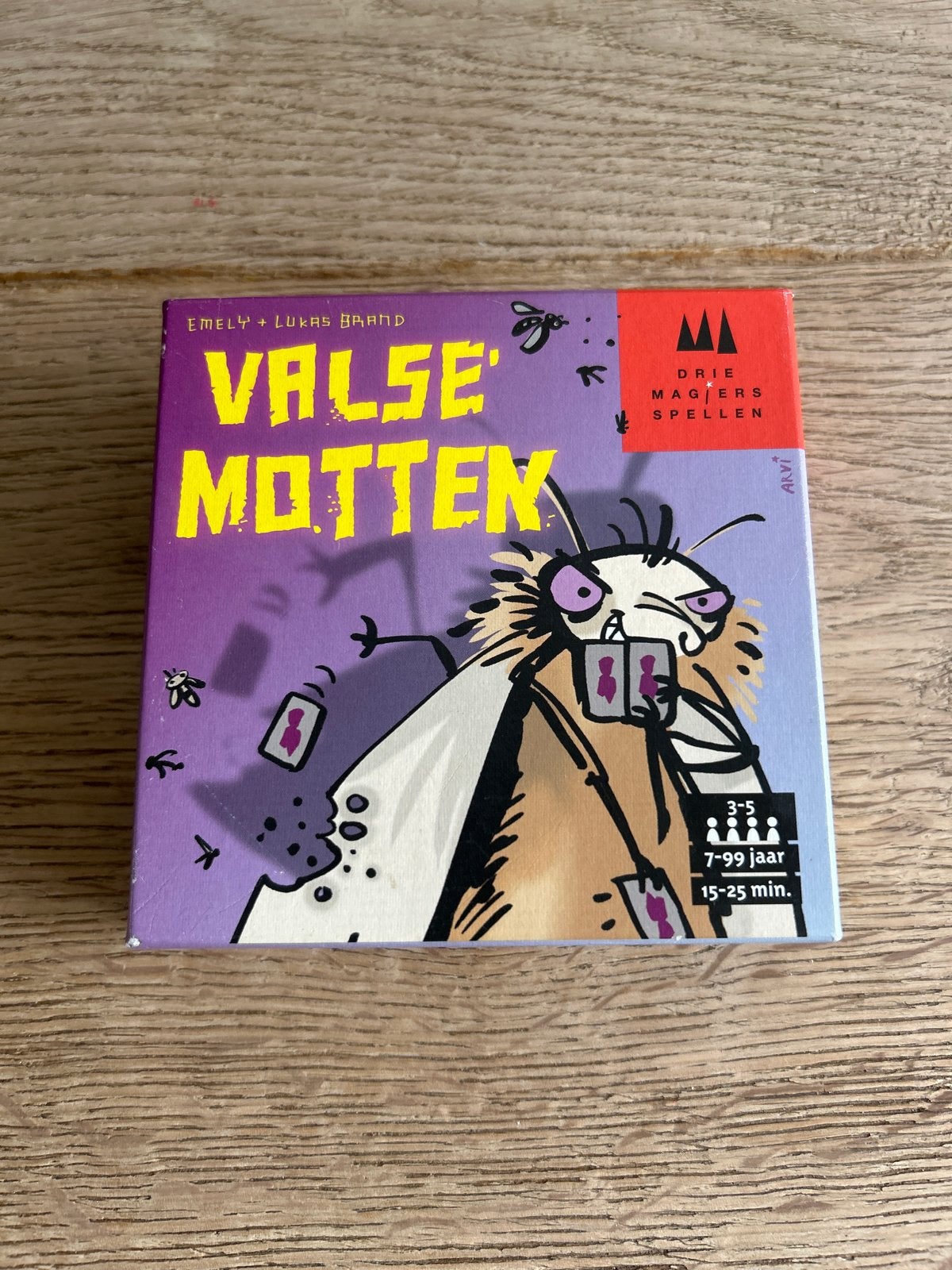Valze Motten Kaartspel - Leuk voor het hele gezin!, Hobby en Vrije tijd, Gezelschapsspellen | Kaartspellen, Drie of vier spelers