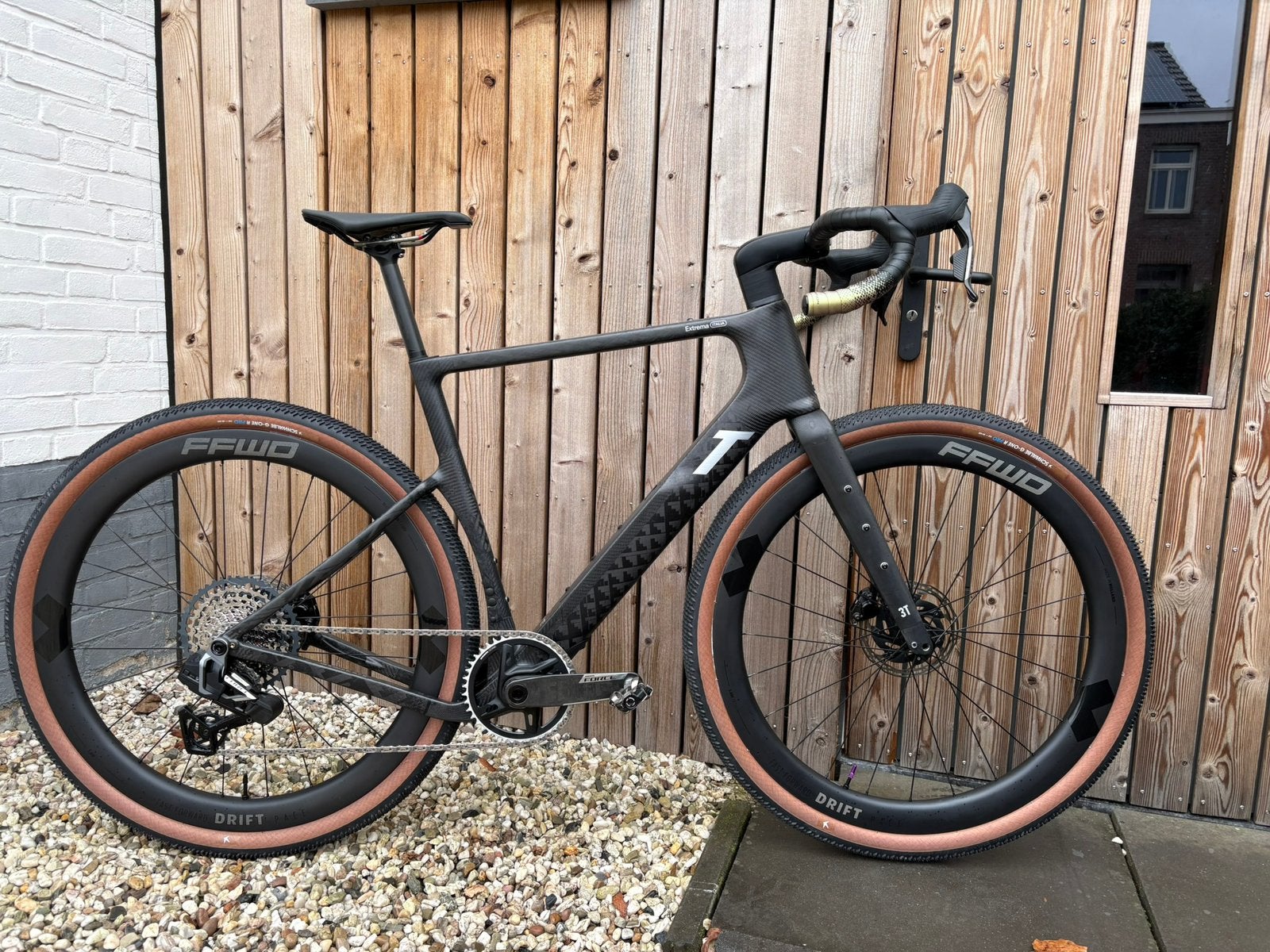25 % KORTING!!! 3T EXTREMA ITALIA CUSTOM SRAM FORCE AXS FFWD, Overige merken, 28 inch, Carbon, Info@velovenlo.nl