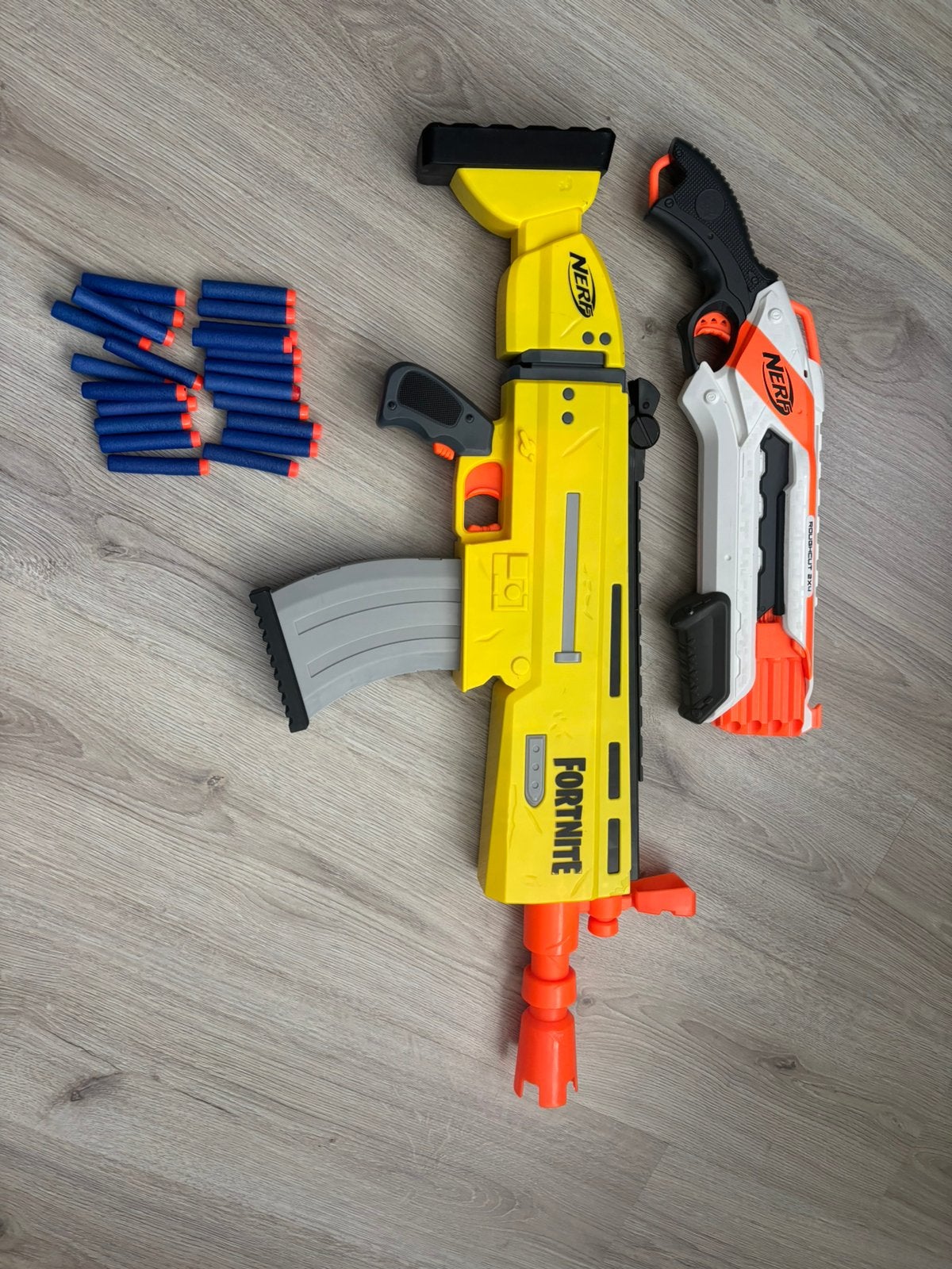 2 grote Nerf pistolen, Ophalen of Verzenden, Jongen of Meisje