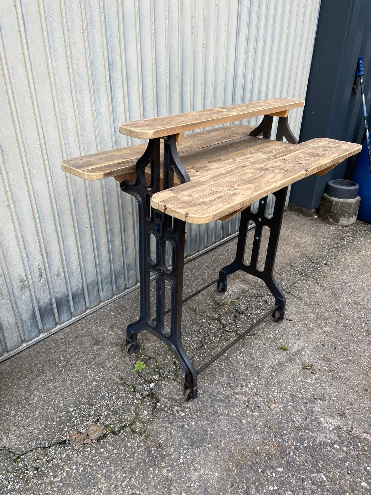 Robuuste industriële tafel, Ophalen, Zo goed als nieuw