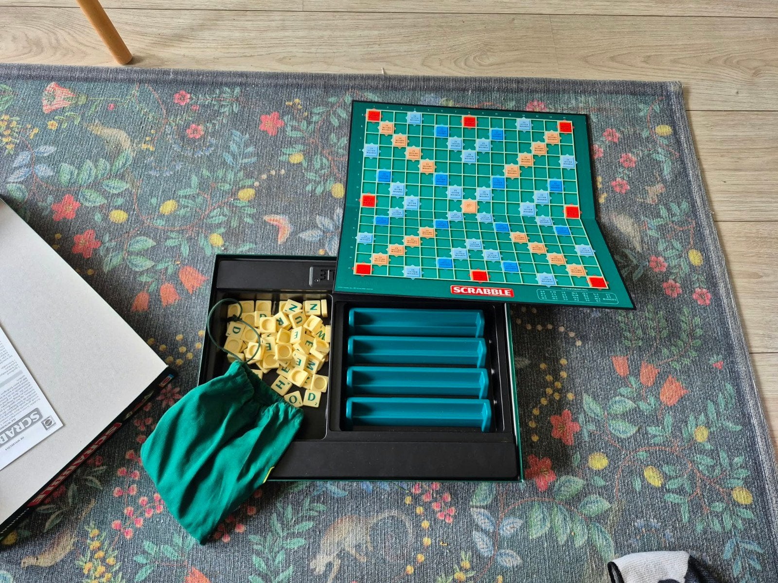Scrabble Original Bordspel - Compleet en in goede staat, Drie of vier spelers, Ophalen of Verzenden, Zo goed als nieuw, Mattel