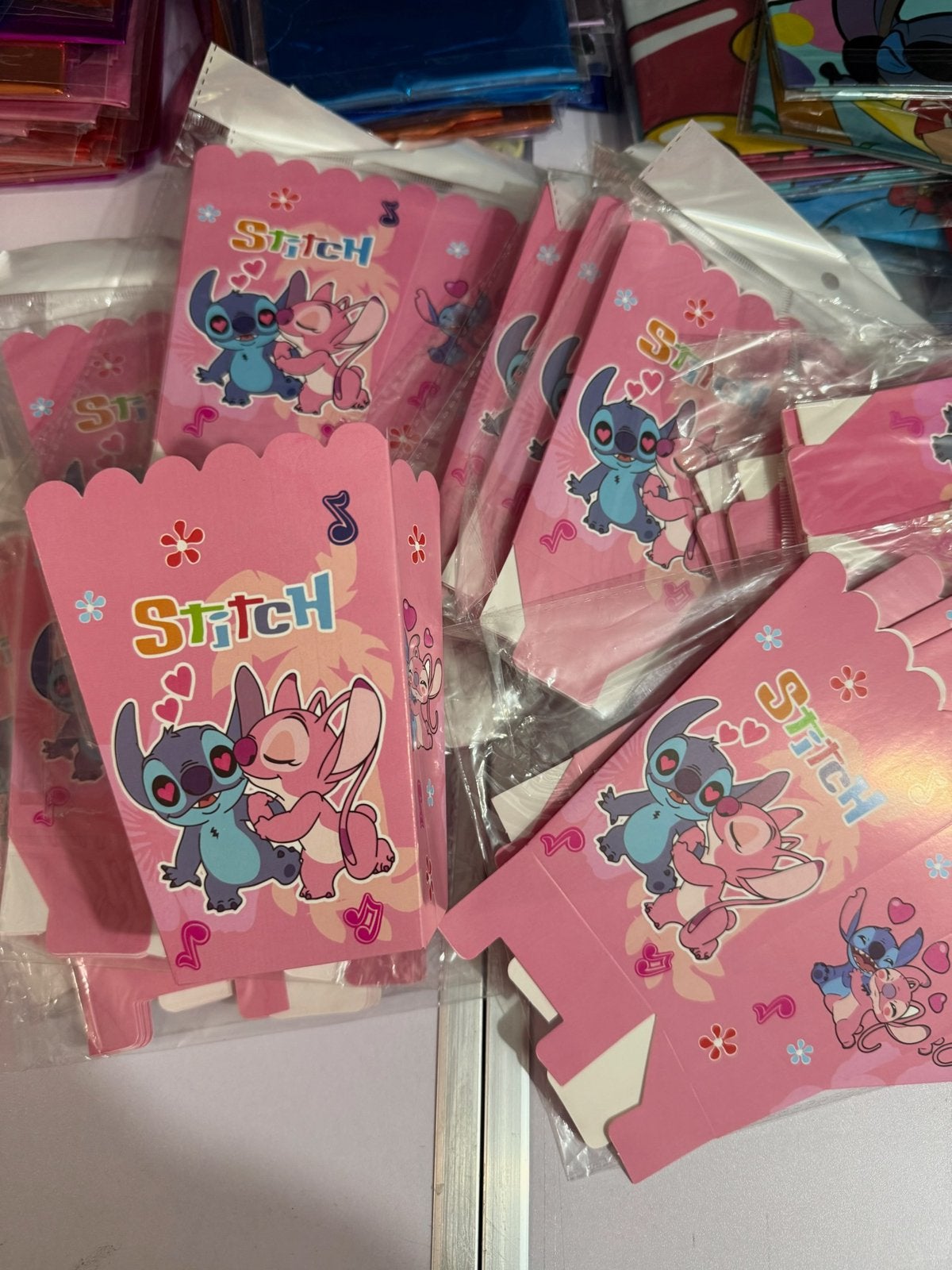 Stitch roze popcornbakje, Hobby en Vrije tijd, Ophalen of Verzenden, Nieuw, Verjaardag