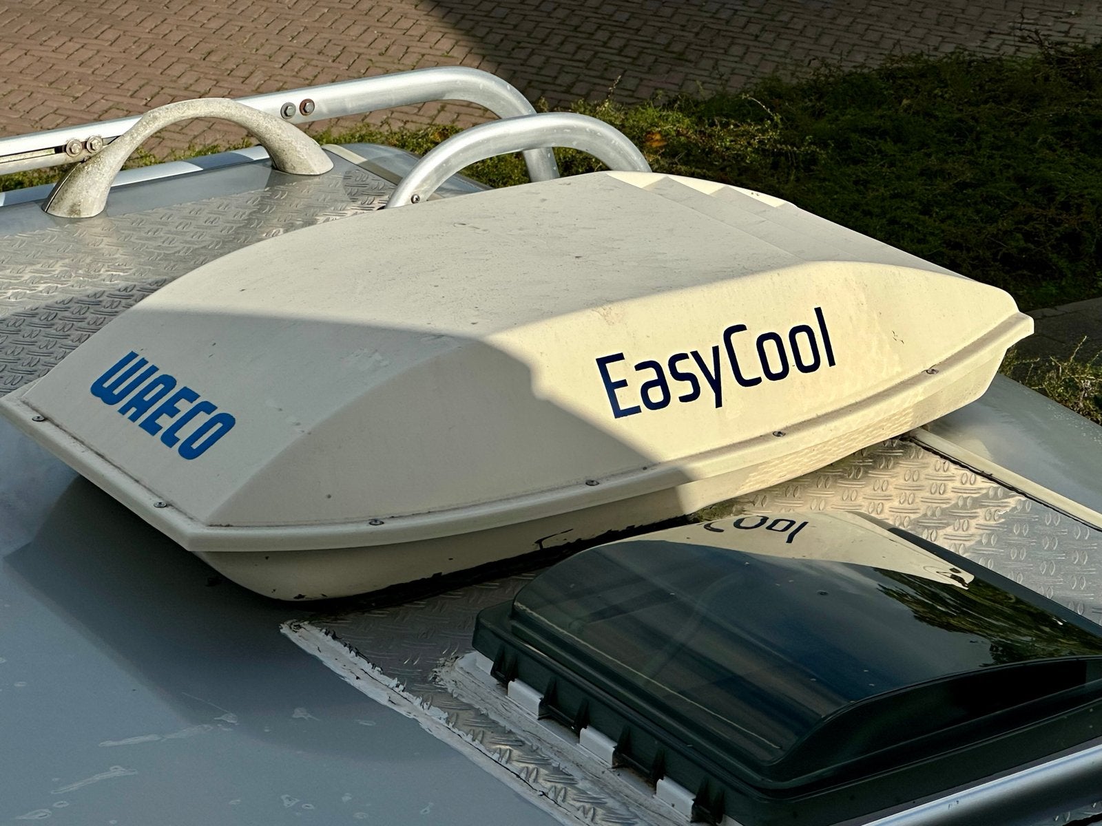 Waeco EasyCool dakairco voor camper/caravan, Ophalen, Gebruikt