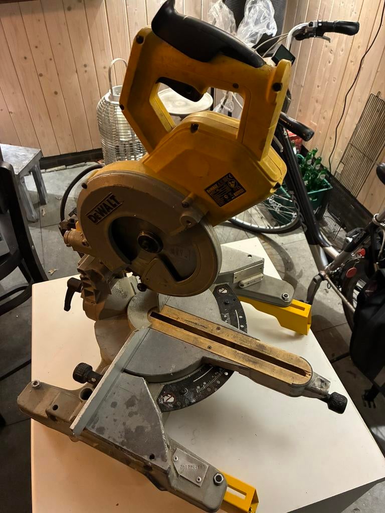 Dewalt DW777 QS Afkortzaag incl. blad, Doe-het-zelf en Verbouw, Gereedschap | Zaagmachines, Gebruikt, Ophalen of Verzenden, Afkortzaag