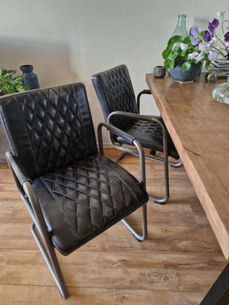 Gratis 4 eetkamerstoelen, Huis en Inrichting, Stoelen, Ophalen, Gebruikt