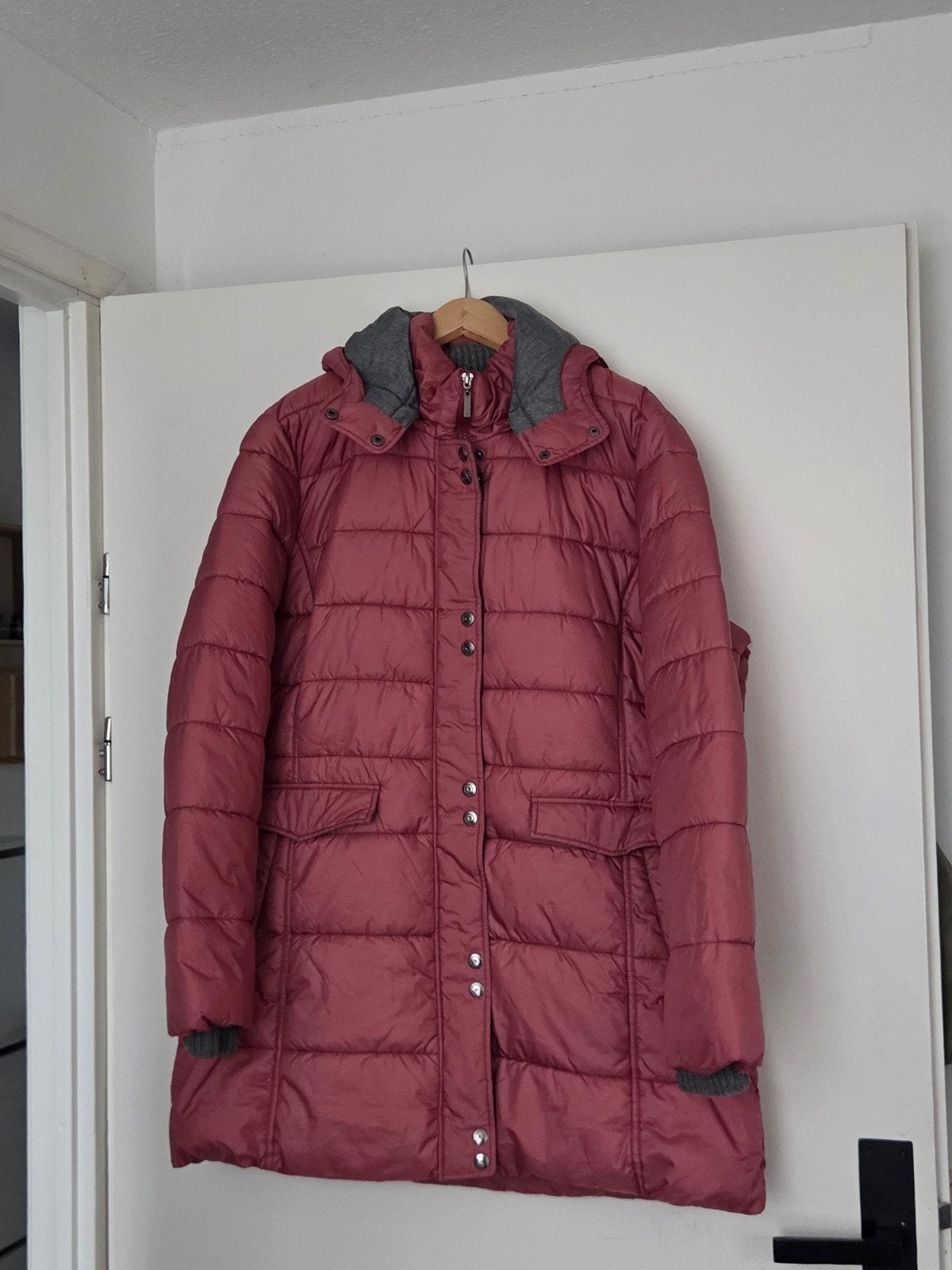 Heerlijk warme winterjas - Maat 46, Zara, Maat 46/48 (XL) of groter, Ophalen of Verzenden, Zo goed als nieuw