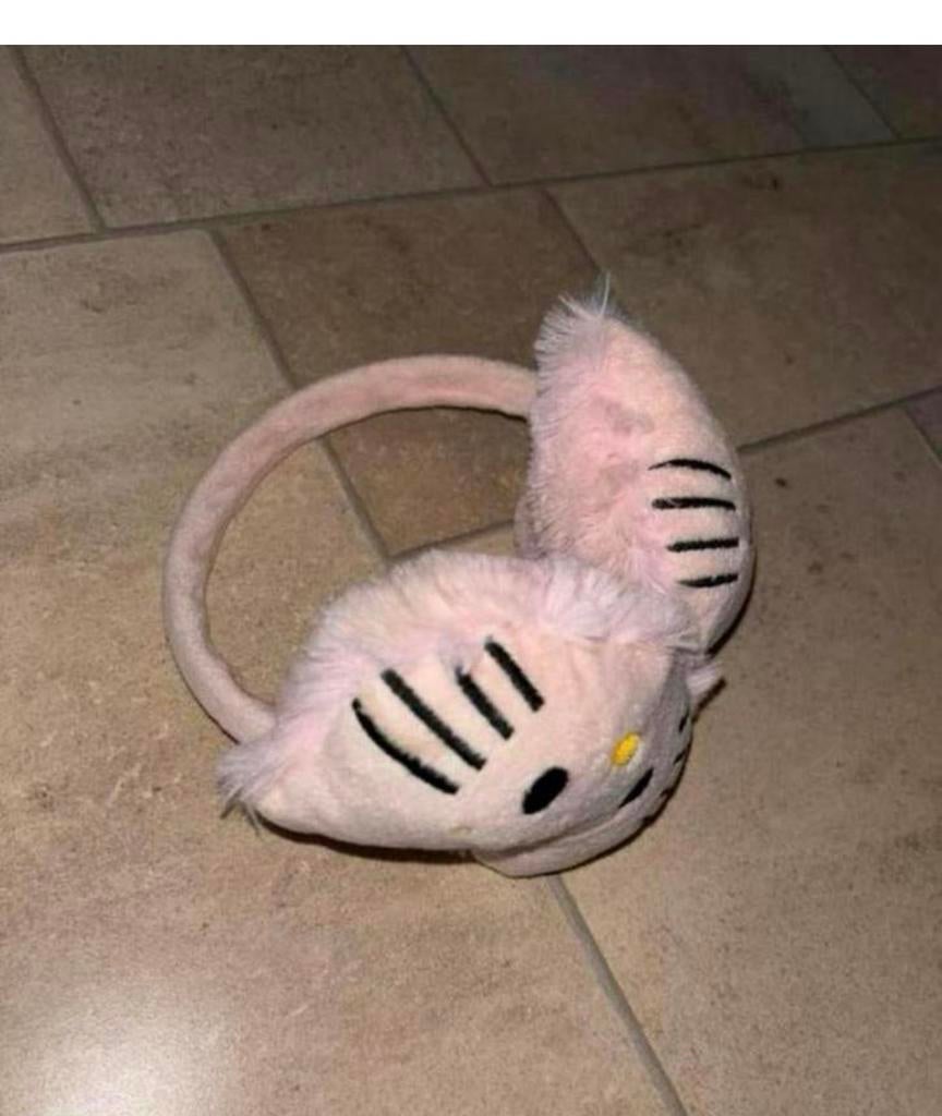Hello Kitty oorwarmers - Roze en pluizig, Ophalen of Verzenden, Gedragen, Maat 38/40 (M), Muts