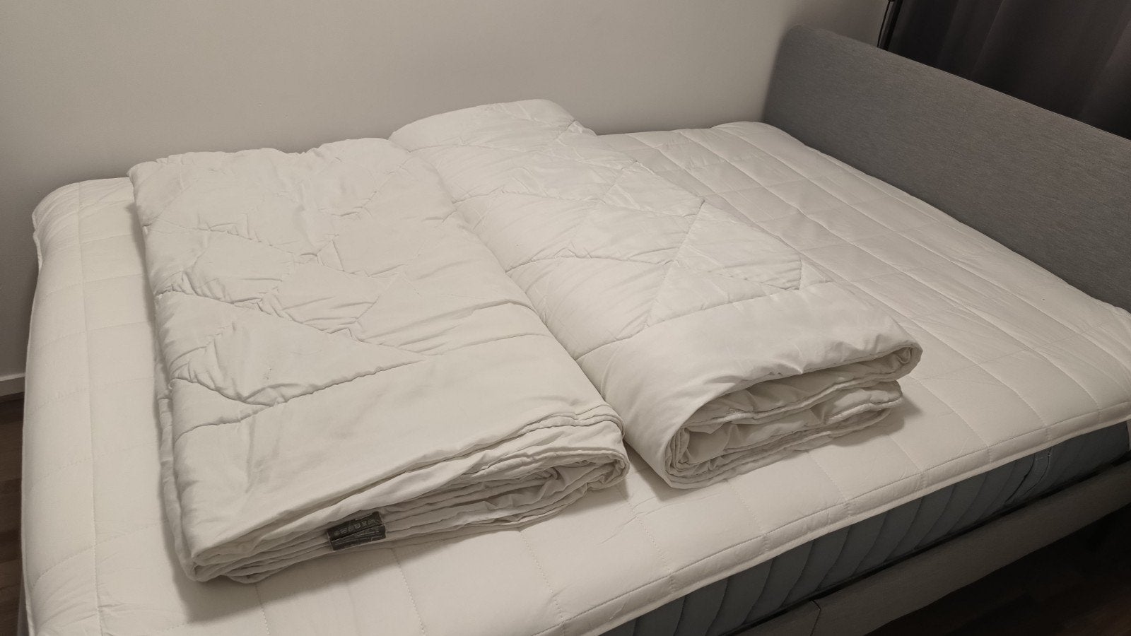 4 seizoenen dekbed lits-jumeaux 240x220 + dekbedovertrek, Ophalen, Gebruikt, Overige kleuren, Lits-jumeaux