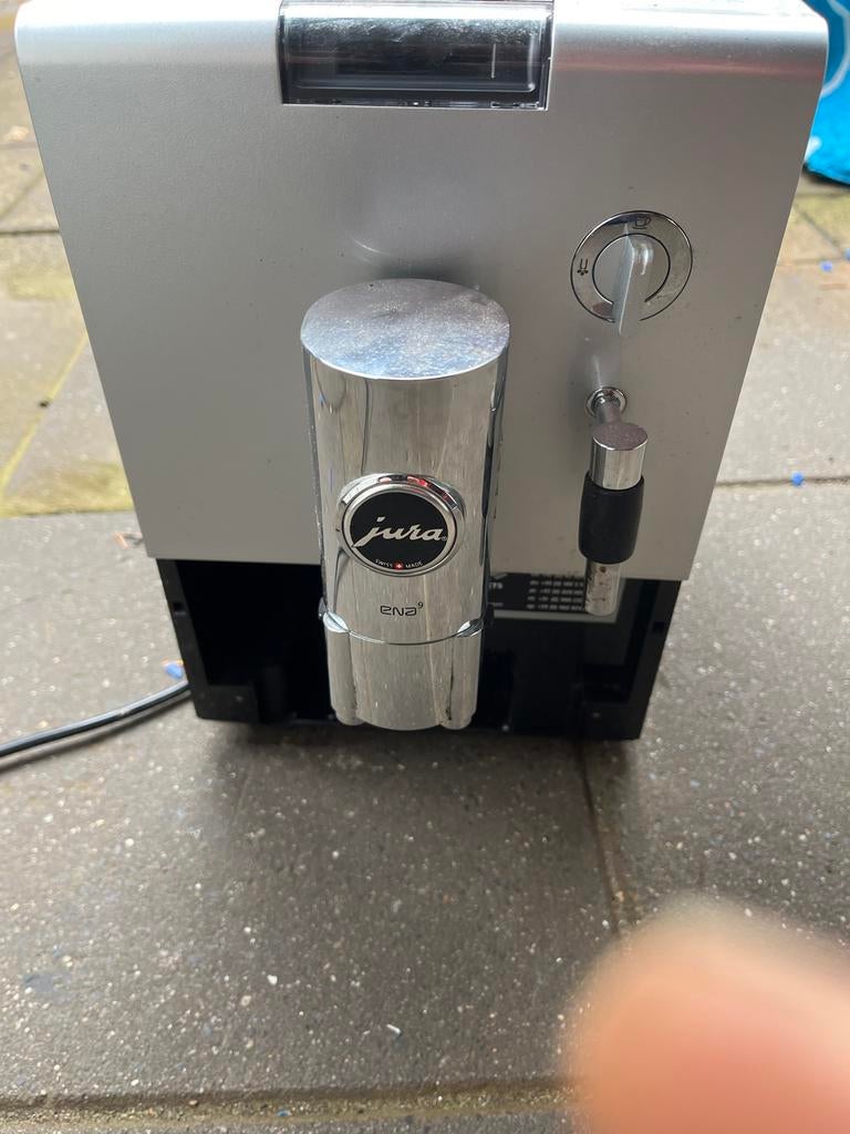 Jura ENA 9 Koffiemachine - Zilver, Afneembaar waterreservoir, Gebruikt, Koffiemachine, 2 tot 4 kopjes