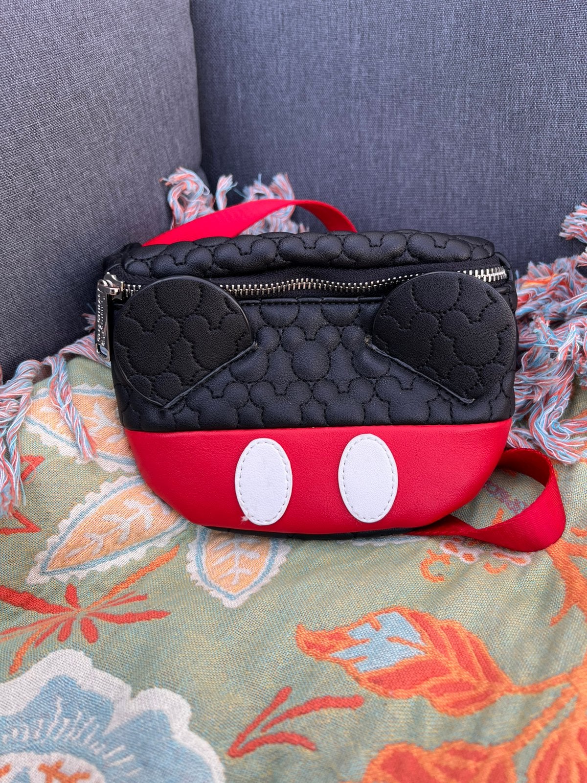 Disney Loungefly Mickey fannypack, Verzenden, Mickey Mouse, Zo goed als nieuw, Beeldje of Figuurtje