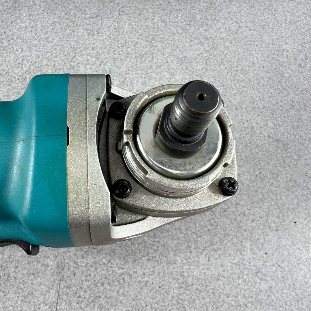 Makita Haakse Slijper 9558HNR | 2020 | in koffer | 413650, Ophalen of Verzenden, Gebruikt, Minder dan 700 watt, Haakse handslijpmachine