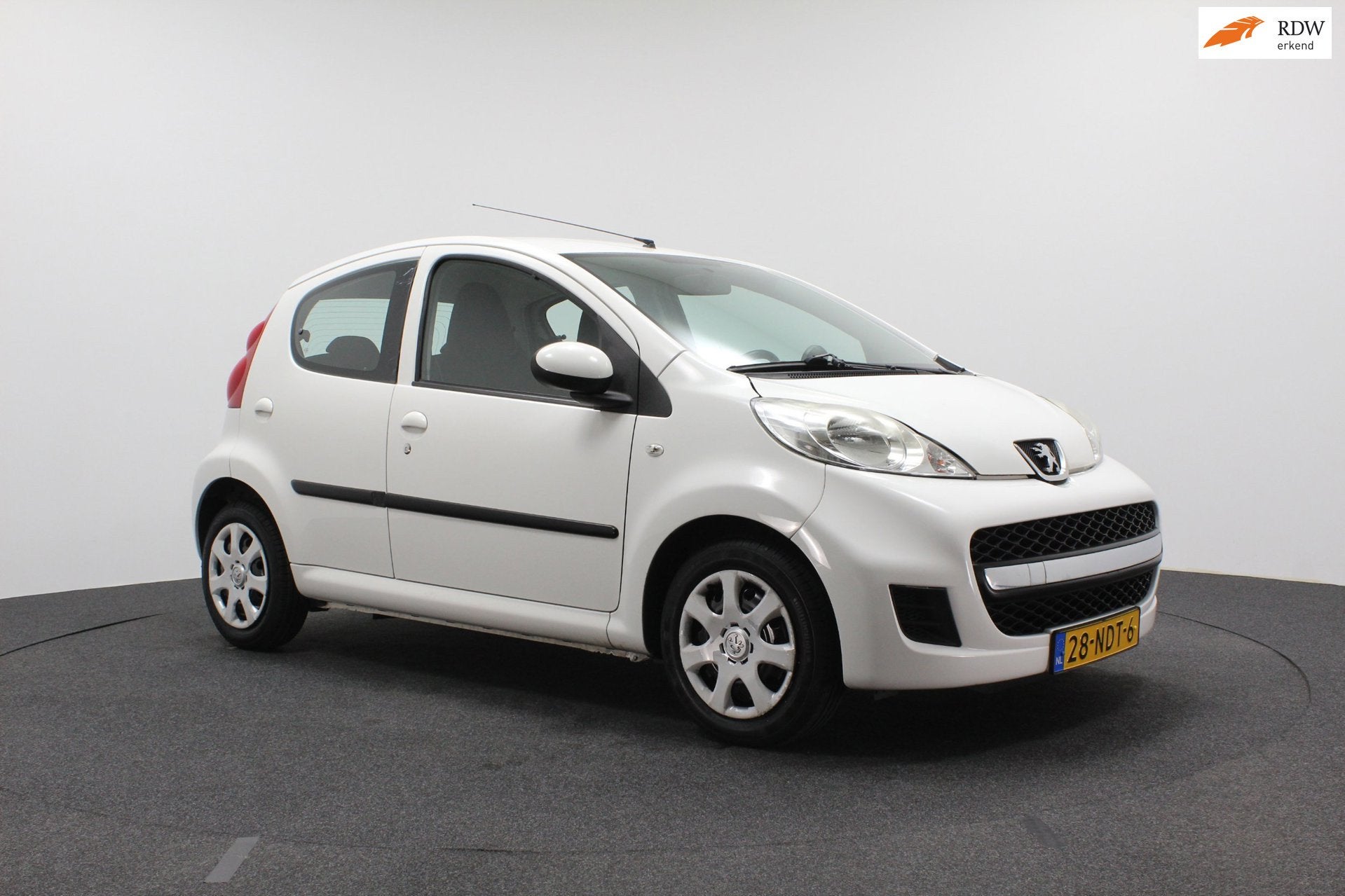 Peugeot 107 1.0-12V XS | Airco | APK 03-2027 | Elektrische r, Voorwielaandrijving, Gebruikt, 4 stoelen, Origineel Nederlands