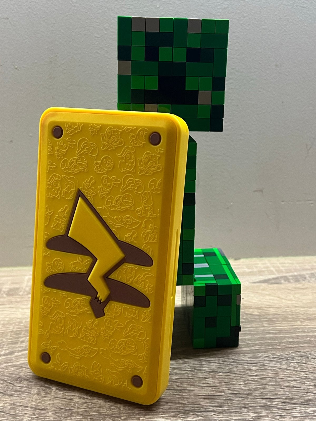 Pikachu Pokemon Nintendo Switch Game Card Case - 24 games, Ophalen of Verzenden, Nieuw, Zonder controller, Switch Original