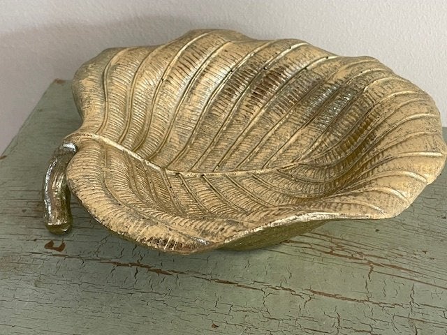 Diepe gouden schaal / schaaltje. Goudkleurig blad eikenblad, Huis en Inrichting, Ophalen, Zo goed als nieuw, Overige vormen, Schaal