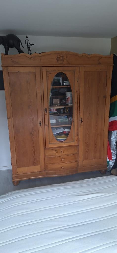 Antieke houten kledingkast met glazen deur, Ophalen