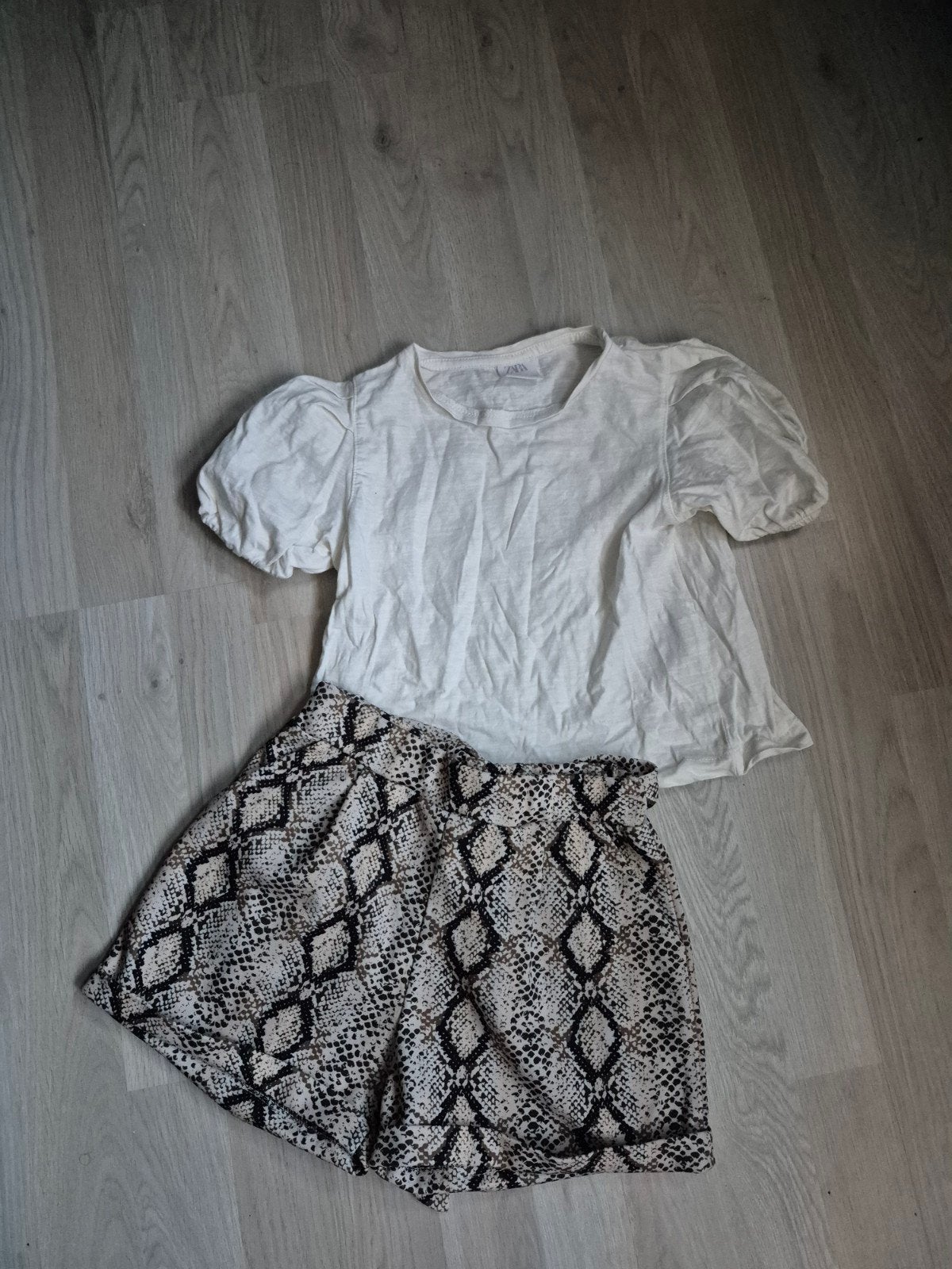 Korte broek en shirt maat 116/122, Kinderen en Baby's, Ophalen of Verzenden, Zo goed als nieuw, Meisje, Setje