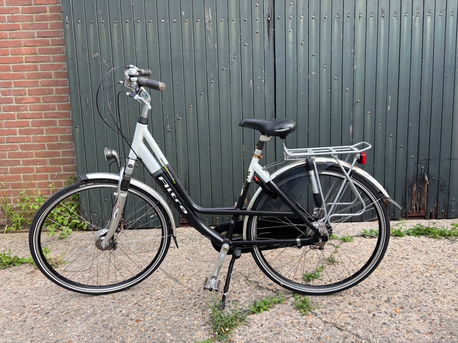 Altra damesfiets 28 inch zwart wit, Ophalen, Zo goed als nieuw, Overige merken