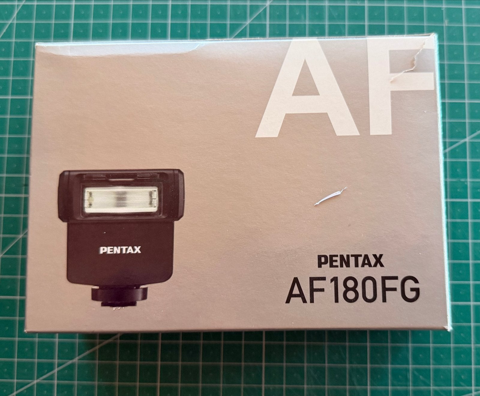 Pentax AF180FG flitser voor Ricoh GR III IIIX IV, Pentax, Externe flitser, Ophalen of Verzenden, Zo goed als nieuw