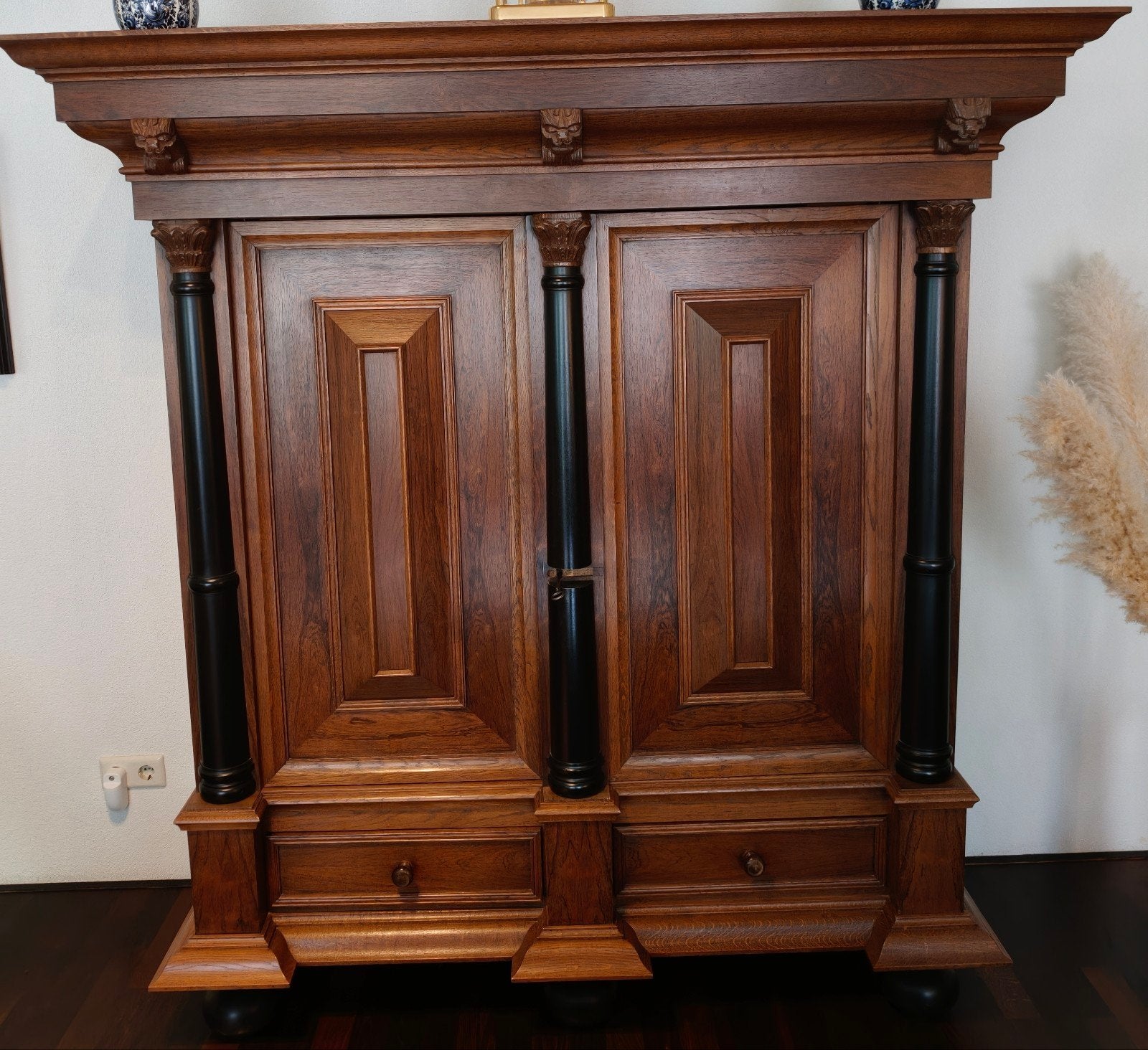 Antieke Groenlose Kast - Eikenhout met Carvings, Ophalen