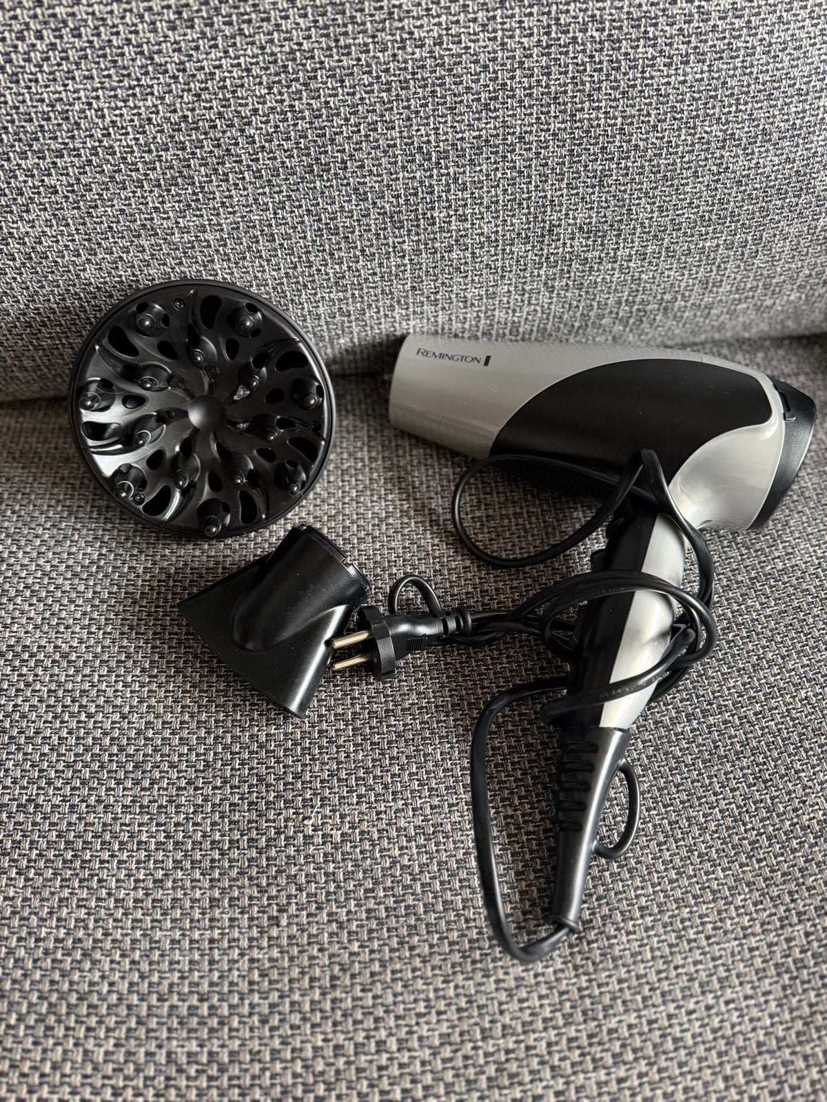 Remington Föhn met diffuser en opzetstuk, Witgoed en Apparatuur, Ophalen, Zo goed als nieuw, Haarverzorging