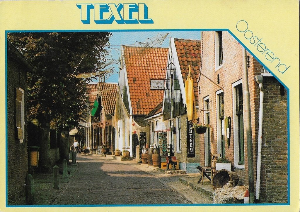 Texel Oosterend Gelopen Ansichtkaart ( A230 ), Verzamelen, Ansichtkaarten | Nederland, Ophalen of Verzenden, 1980 tot heden, Gelopen