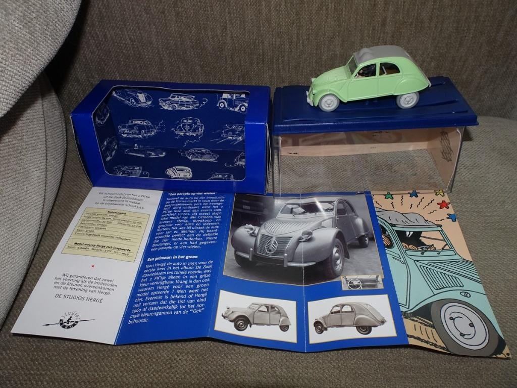 kuifje 2cv {1949}uit de zaak zonnebloem(1956)met certificaat, Ophalen, Kuifje, Zo goed als nieuw, Beeldje of Figuurtje