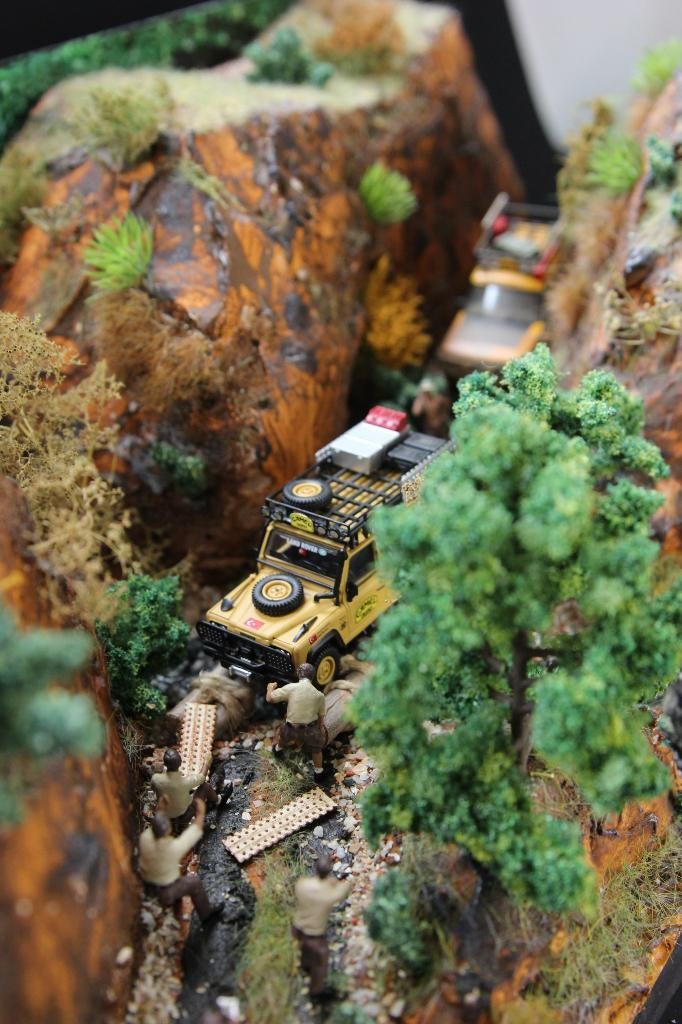 Diorama Camel Trophy 4x4 Adventure 1:64 in vitrine, Info@bennie-gs.nl, Bennie G's, 7241MB, 1:50 of kleiner