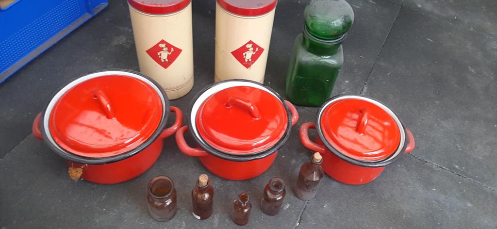 Rommelmarkt spullen retro, Ophalen