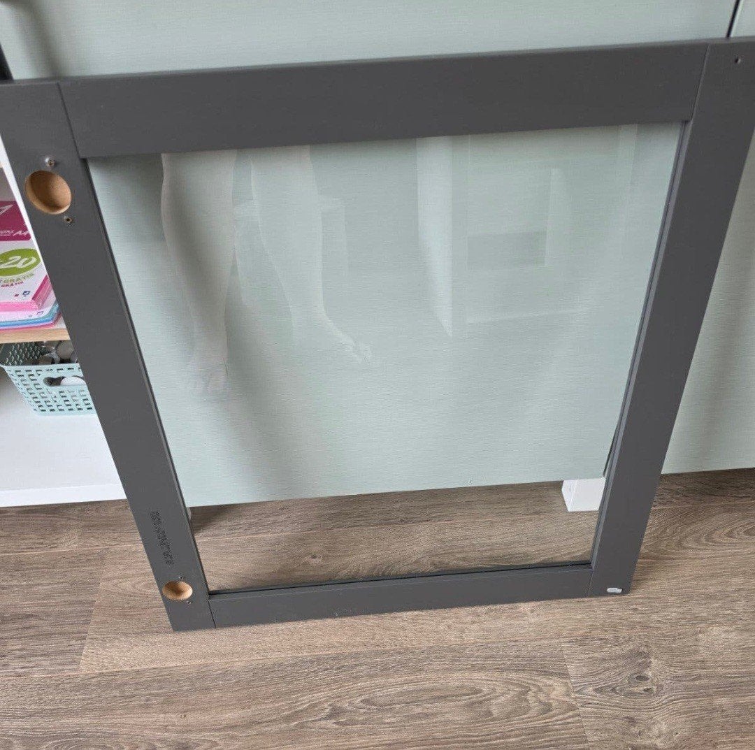 Vitrinedeur van ikea sindvik, Ophalen, Zo goed als nieuw