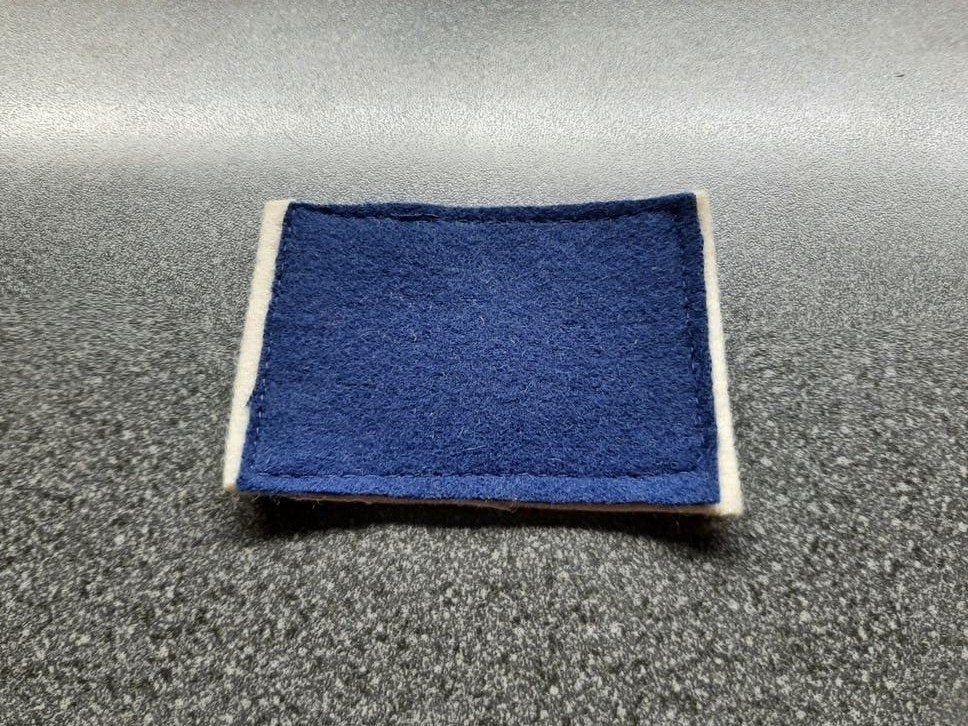 baret embleem achtergrond  / ongebruikt/ nieuw  KL, Verzamelen, Militaria | Algemeen, Ophalen of Verzenden, Landmacht, Nederland