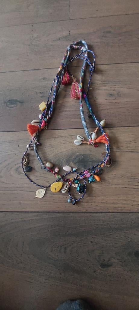 Leuke  vrolijke ketting van Zara, Ophalen of Verzenden, Zo goed als nieuw, Overige kleuren, Overige materialen