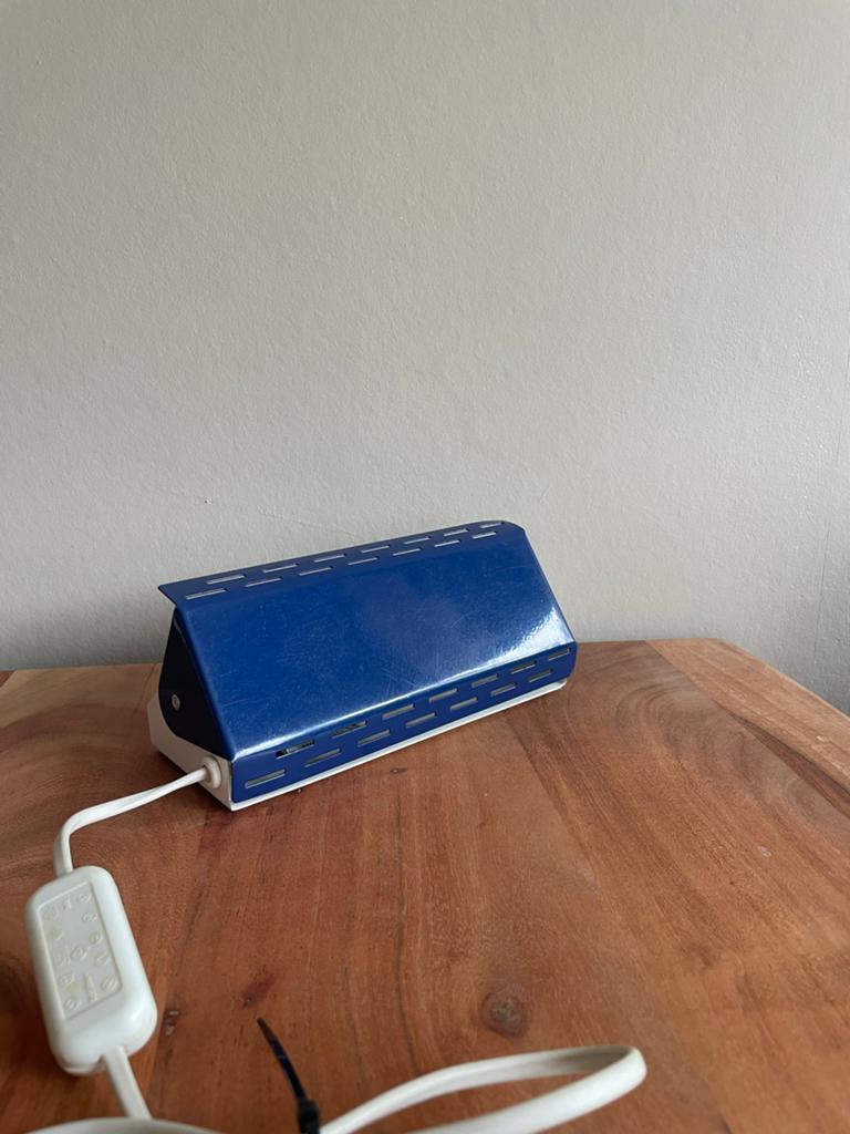Retro blauwe wandlamp Massive - Jaren '70 stijl, Huis en Inrichting, Lampen | Wandlampen, Ophalen of Verzenden, Gebruikt, Metaal