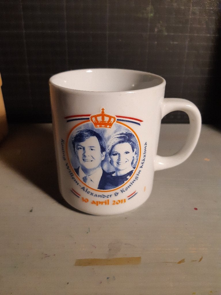 Koninklijk huis mok, vandaag 2,-, morgen weg., Verzamelen, Koninklijk Huis en Royalty, Ophalen, Nieuw, Nederland, Servies