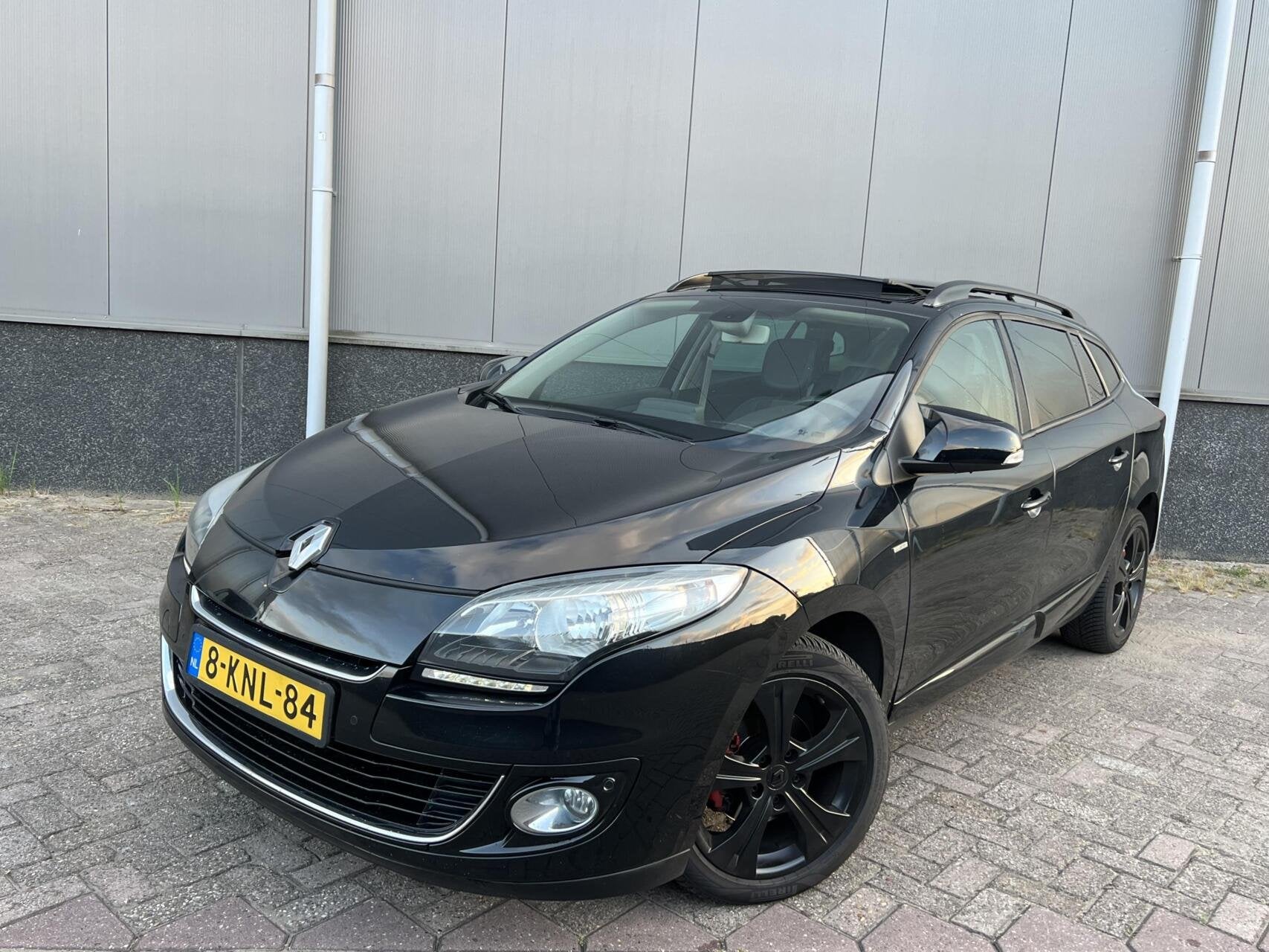 Renault Megane Estate 1.2 TCe Bose Panoramadak Camera NAP, Auto's, Renault, Voorwielaandrijving, Gebruikt, 4 cilinders, Zwart