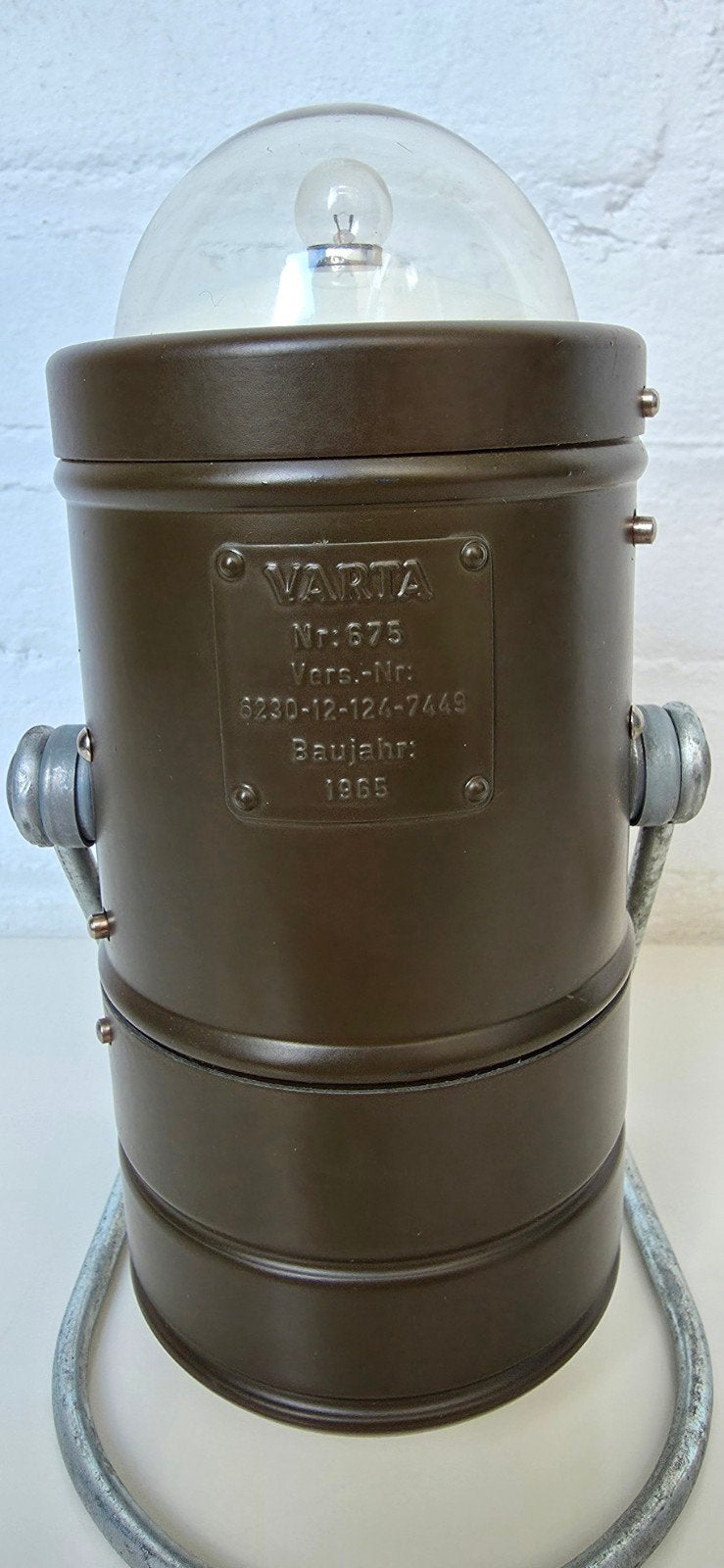 Vintage Varta Nr. 675 militaire hand- en waarschuwingslamp, Ophalen of Verzenden, Landmacht, Duitsland, Overige typen