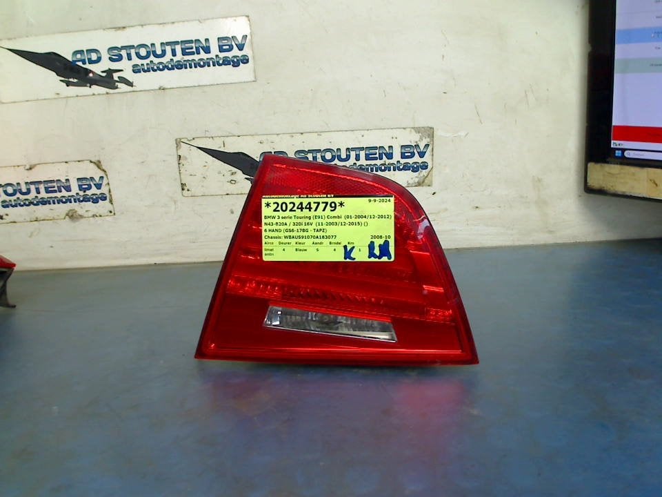 Achterlicht Rechts BINNEN BMW 3 serie Touring (E91) 21820201, Gebruikt, Petuelring 130, München 80809, , Duitsland, BMW, Bayerische Motoren Werke AG