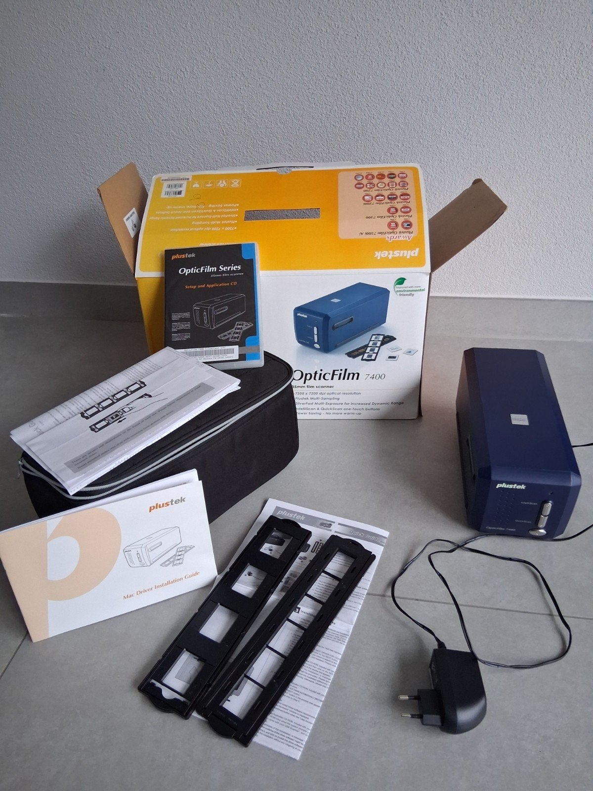Plustek OpticFilm 7400 Filmscanner - Zo goed als nieuw, Ophalen of Verzenden, Zo goed als nieuw, Diascanner, Plustek