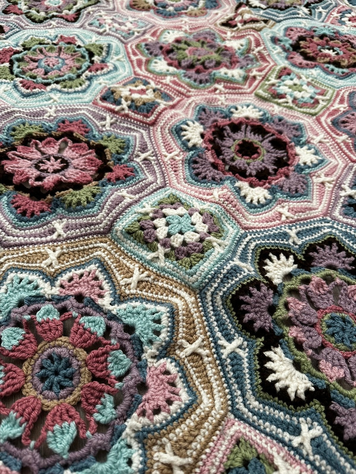 Handgemaakt Gehaakt Dekentje - 105x105 cm - Persian tiles, Hobby en Vrije tijd, Ophalen of Verzenden, Nieuw, Haken, Overige typen