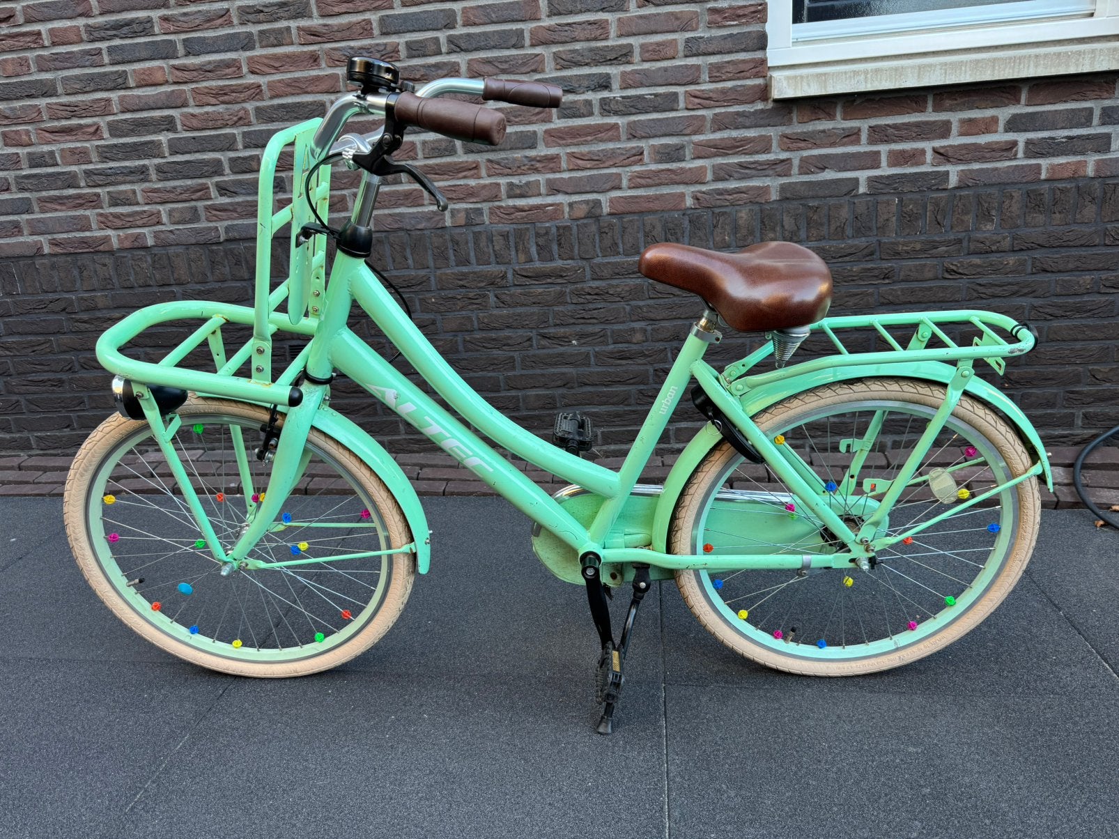 Altec urban fiets 24 inch, Fietsen en Brommers, Ophalen, Terugtraprem, Handrem, Gebruikt