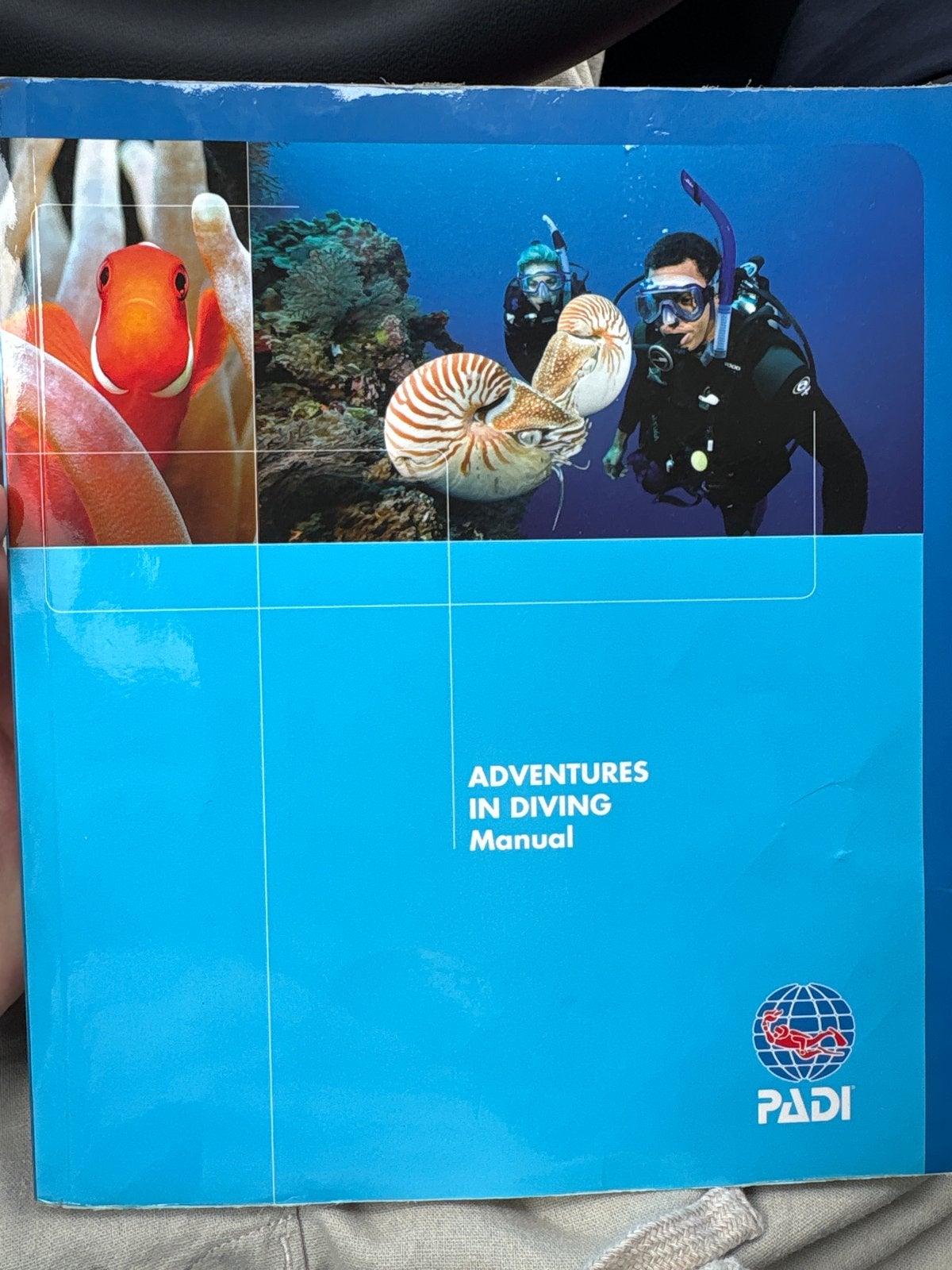 PADI Adventures in Diving Manual - Duikboek, Ophalen of Verzenden, Zo goed als nieuw, Overige niveaus