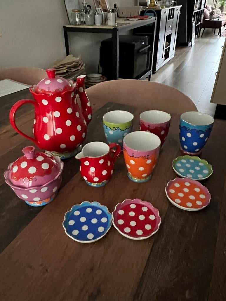 Oilily Polka Dot thee servies voor 4 personen, Ophalen, Nieuw, Overige stijlen, Porselein