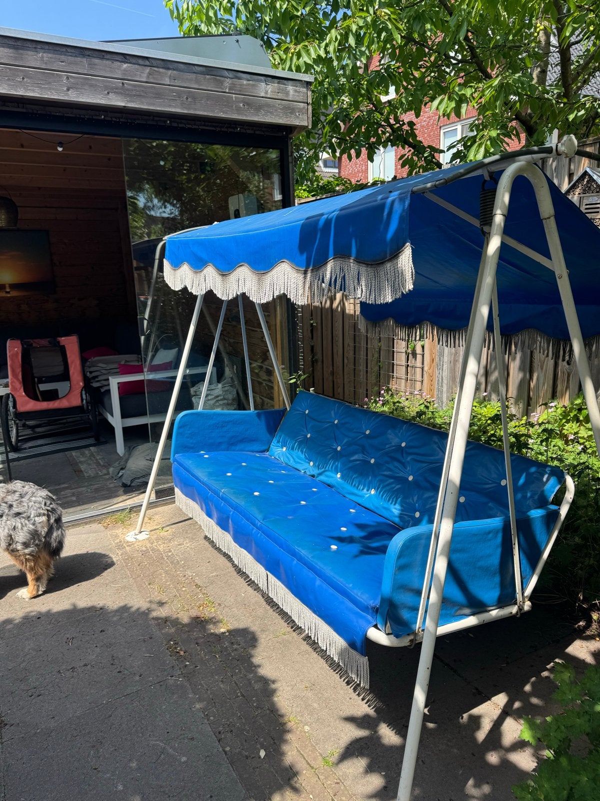 Vintage Schommelbank - Blauw met Wit Frame, Tuin en Terras, Tuinbanken, Ophalen, Gebruikt, Metaal, Schommelbank