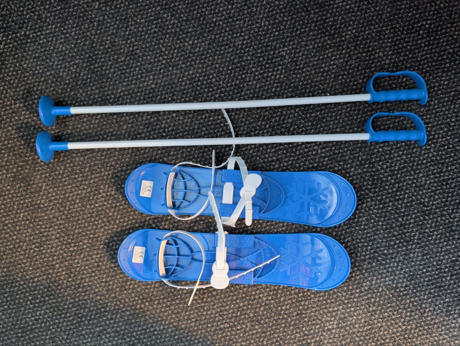 Peuter ski's met stokken - Zo goed als nieuw, Sport en Fitness, Skiën en Langlaufen, Ophalen, Zo goed als nieuw, Ski's, Overige merken