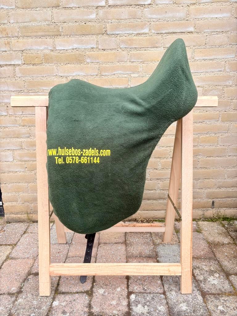 Hulsebos WB4 18 inch dressuurzadel, Dieren en Toebehoren, Paarden en Pony's | Zadels, Ophalen, Gebruikt, Dressuur