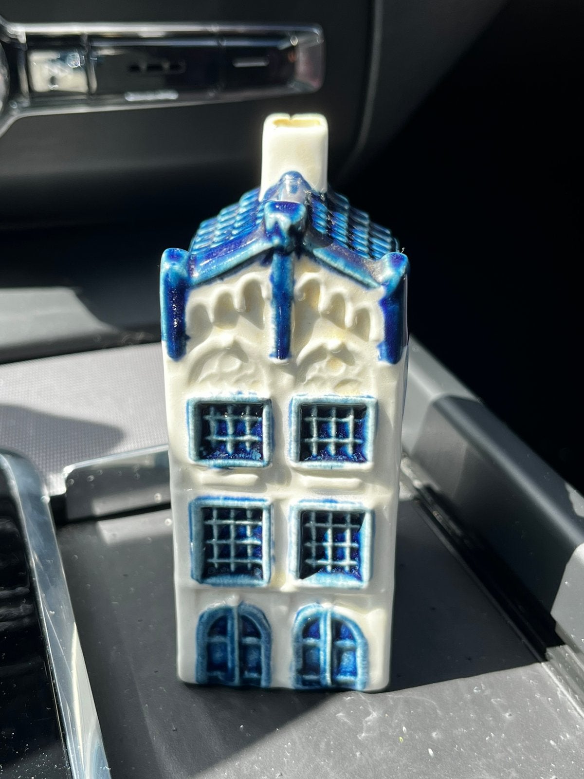 Delfts blauw huisje keizersgracht zonder nummering, Ophalen