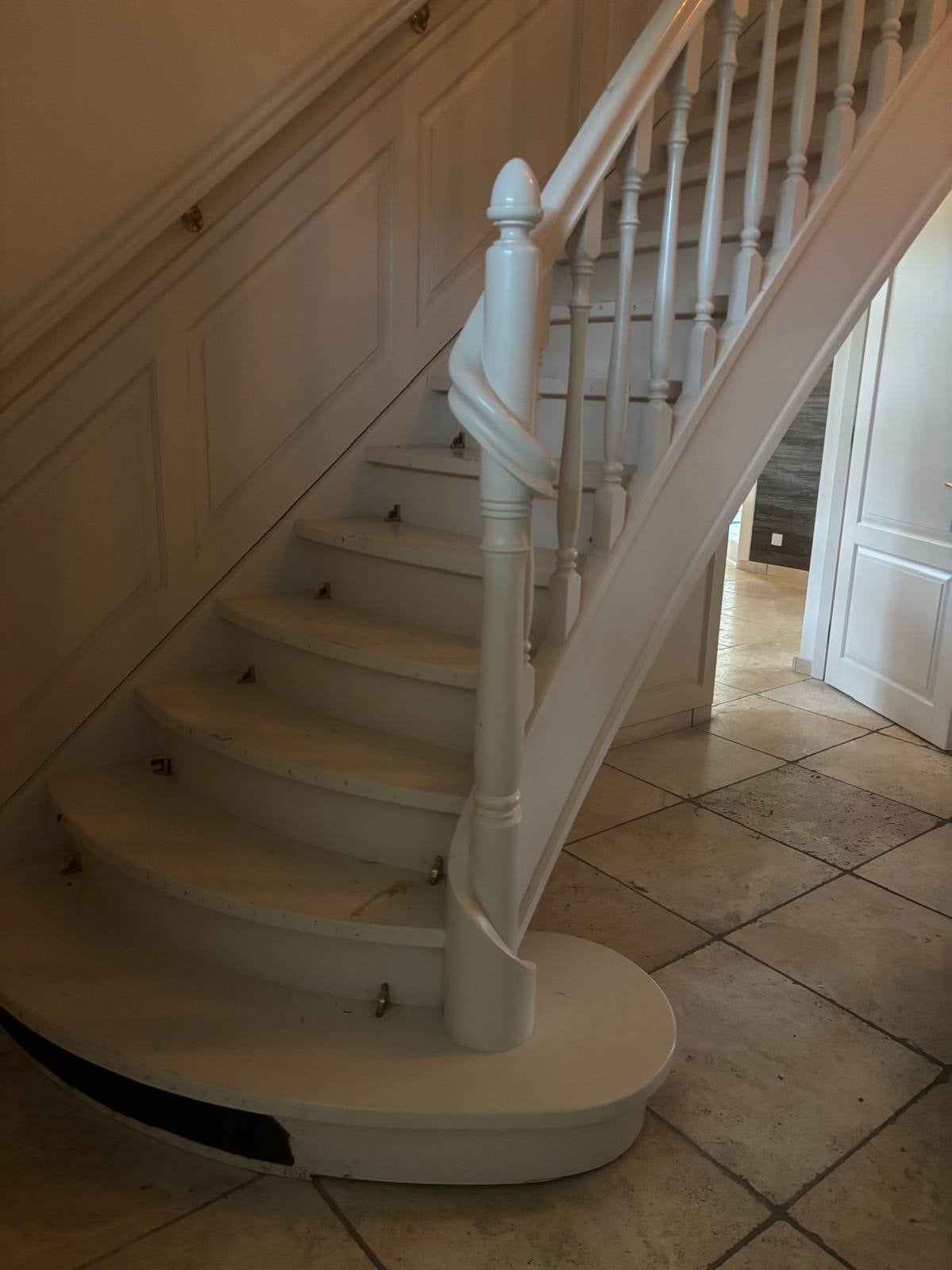 Witte houten trap deel met 7 treden en balustrade, Doe-het-zelf en Verbouw, Ophalen, Gebruikt, Trap, Minder dan 2 meter